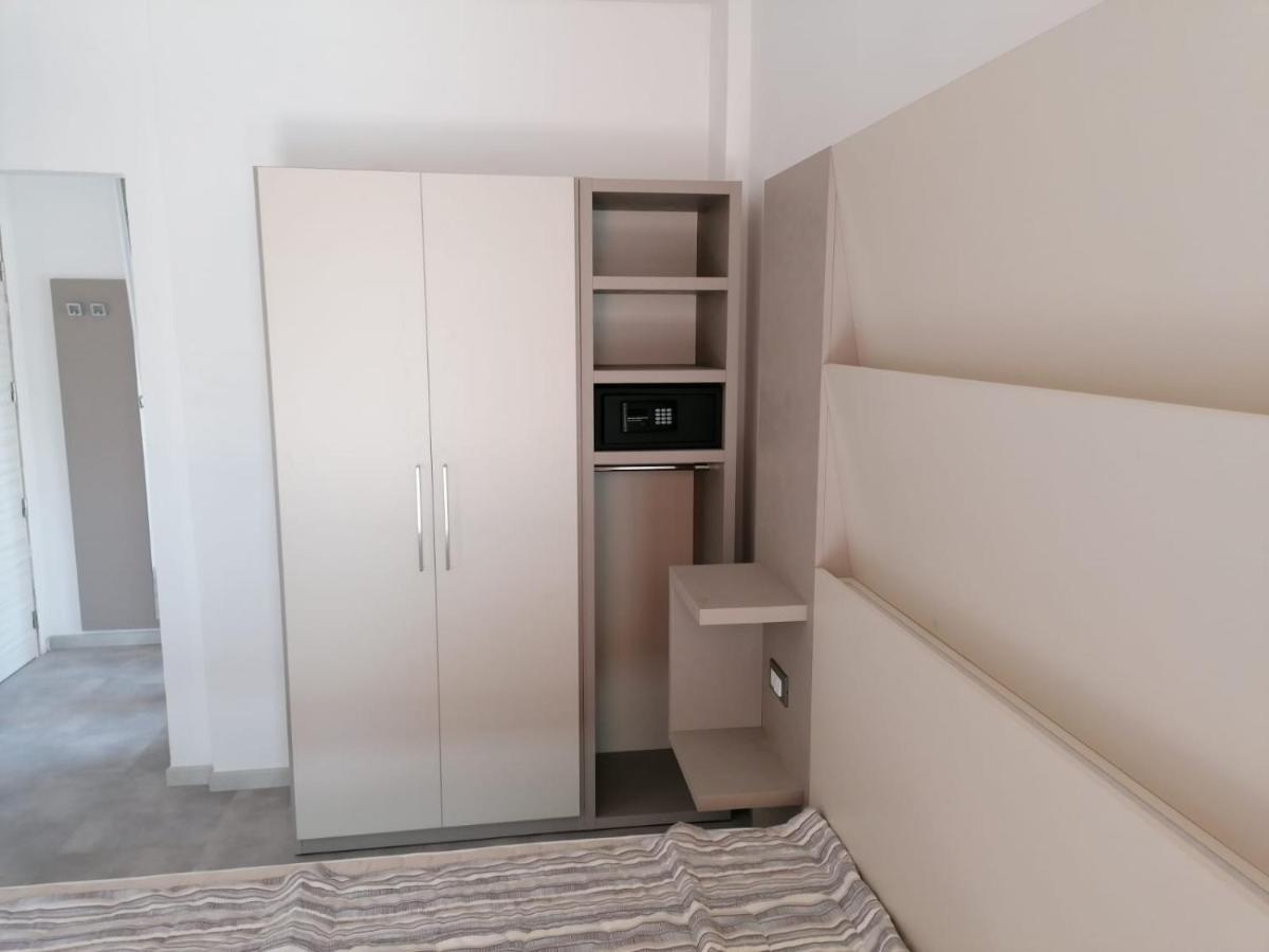 Hotel Abel & Residence Чезенатико Экстерьер фото
